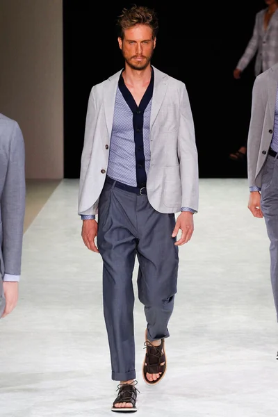 Look 50